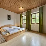 Weiherblasch Apartman *